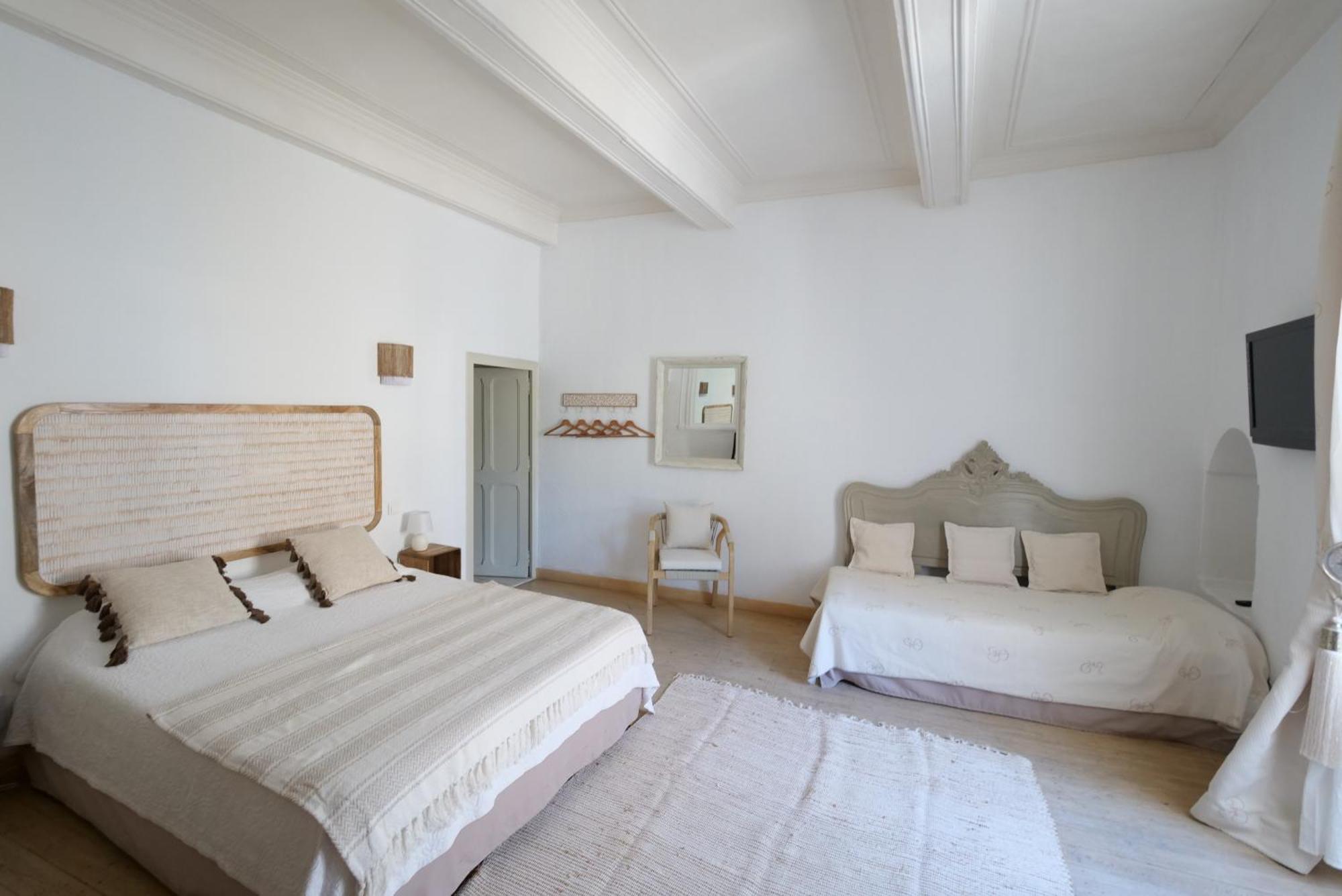 Chambres Du Vieux Bistrot Cabrières-dʼAvignon エクステリア 写真