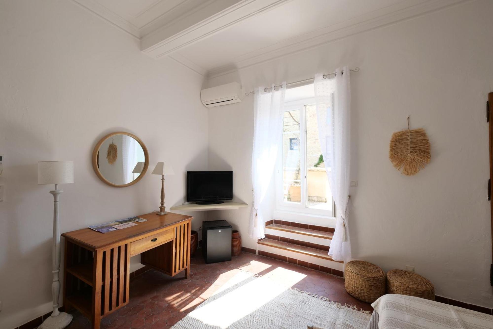 Chambres Du Vieux Bistrot Cabrières-dʼAvignon エクステリア 写真
