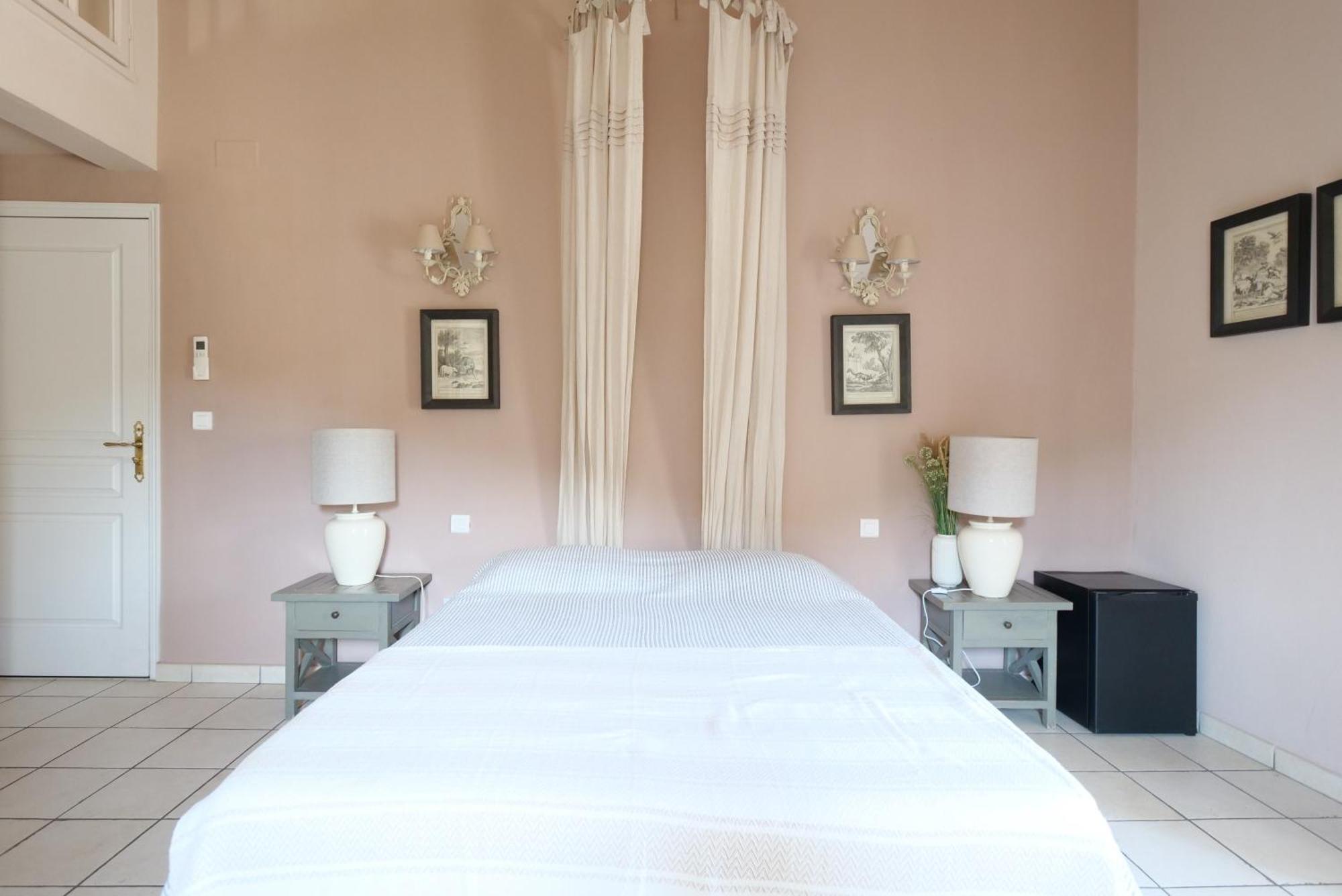 Chambres Du Vieux Bistrot Cabrières-dʼAvignon エクステリア 写真